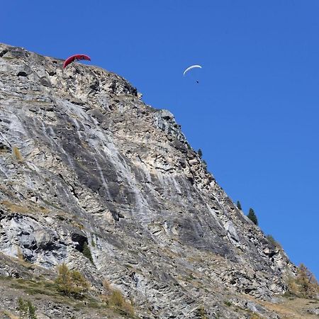 Appartement Au Centre De Zermatt Buitenkant foto