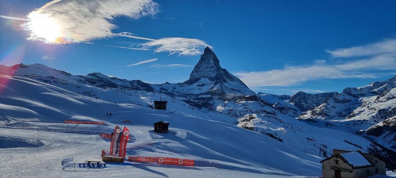 Appartement Au Centre De Zermatt Buitenkant foto